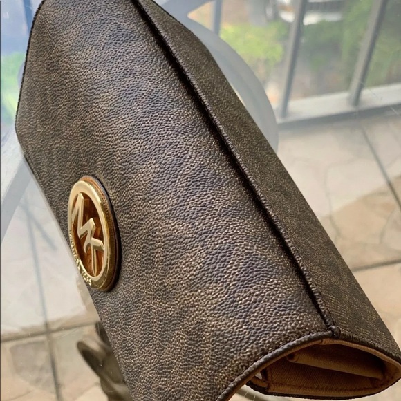 Michael Kors wallet - Picture 2 of 7